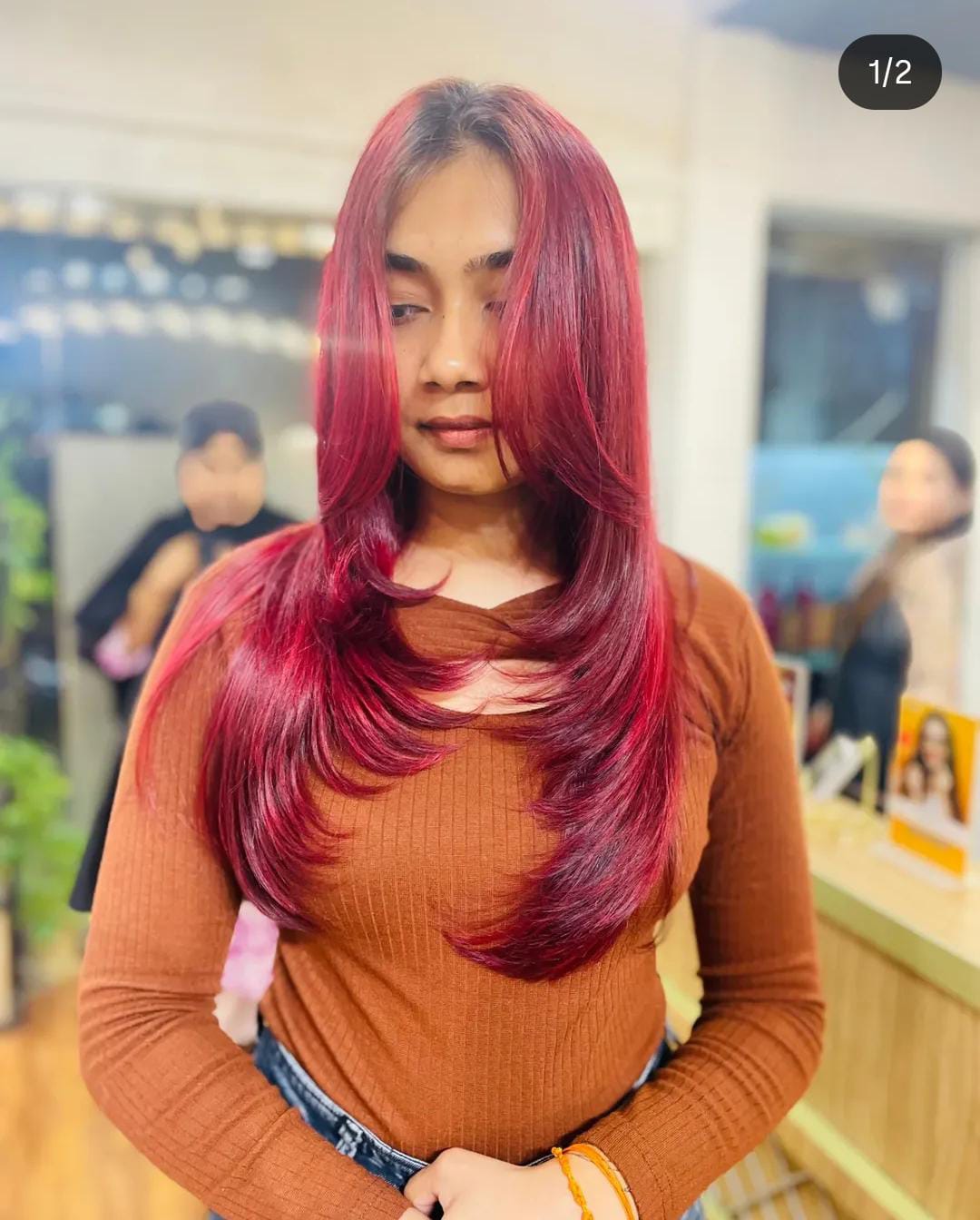 Hair color service at EL ÁURA Salons